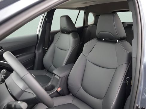 New 2026 Toyota Corolla Cross XLE w/ Convenience Package image 8