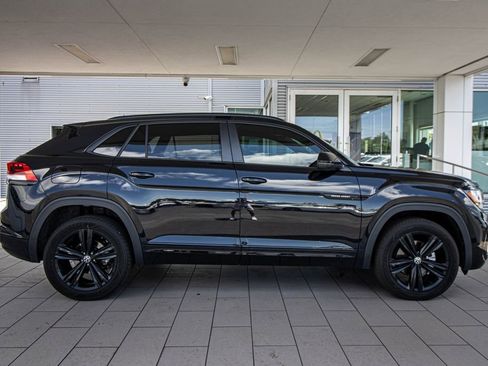 Certified 2023 Volkswagen Atlas Cross Sport SEL R-Line AWD/4WD image 3