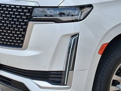 Used 2024 Cadillac Escalade Premium Luxury RWD image 8
