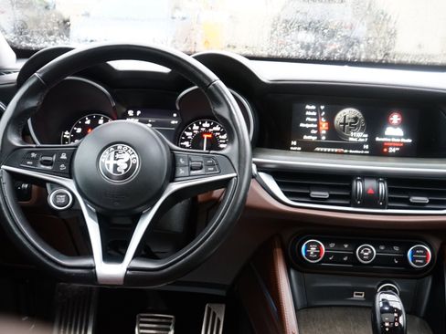 Used 2019 Alfa Romeo Stelvio Ti Lusso w/ Quick Order Package 22X Lusso image 32