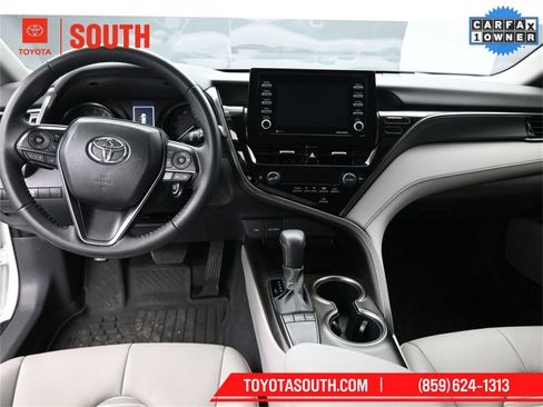 Used 2023 Toyota Camry SE image 10