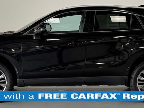 Used 2024 Toyota Venza XLE AWD/4WD image 2