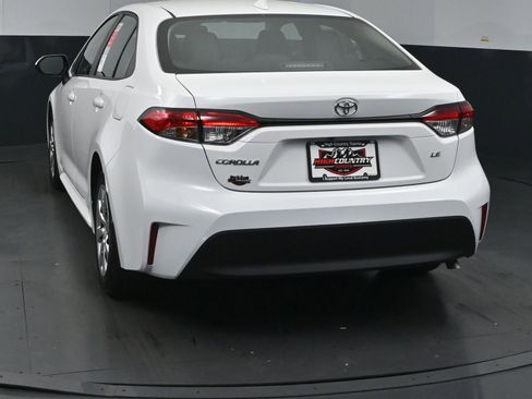 Used 2025 Toyota Corolla LE image 4