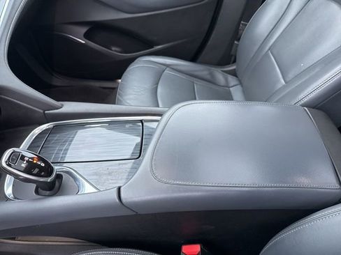 Used 2020 Buick Enclave Essence image 34