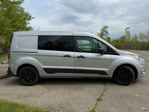 Used 2017 Ford Transit Connect XLT FWD image 4