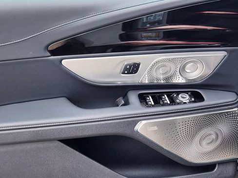 New 2026 Lincoln Nautilus Reserve AWD/4WD image 9