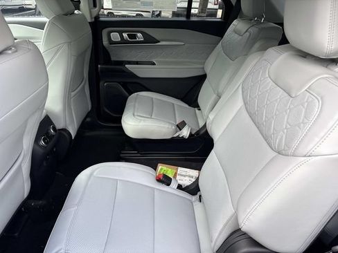New 2026 Ford Explorer Platinum w/ LUX Leather Package AWD/4WD image 18