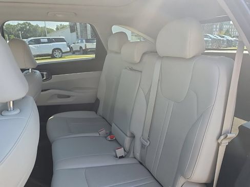 Used 2023 Kia Sorento S w/ Panoramic Sunroof Package FWD image 11