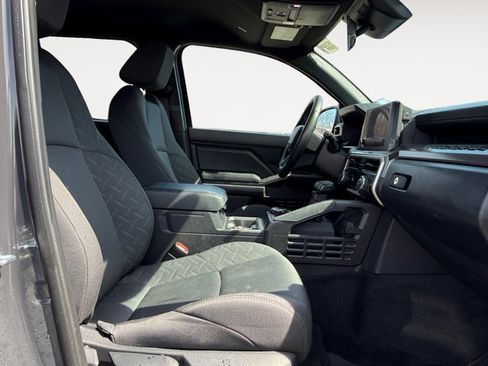 Used 2025 Toyota Tacoma SR5 image 18