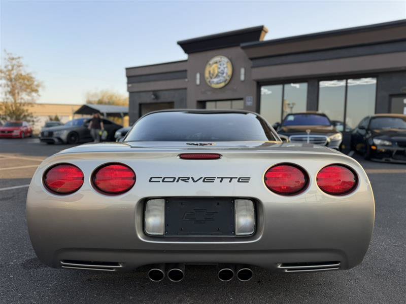 Used 2000 Chevrolet Corvette Coupe RWD image 8