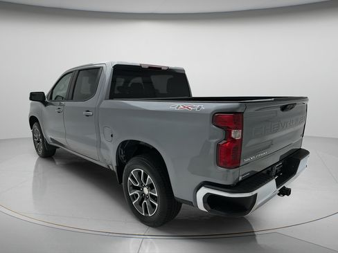 Used 2023 Chevrolet Silverado 1500 LT AWD/4WD image 7