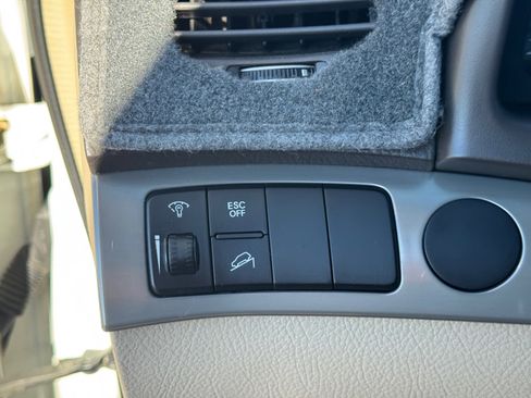 Used 2009 Kia Borrego EX w/ Leather Pkg image 22