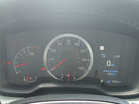 Used 2022 Toyota Corolla SE image 13