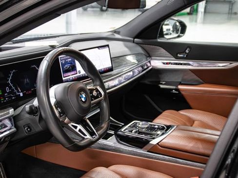 Used 2023 BMW 760i xDrive w/ Parking Assistance Package image 9