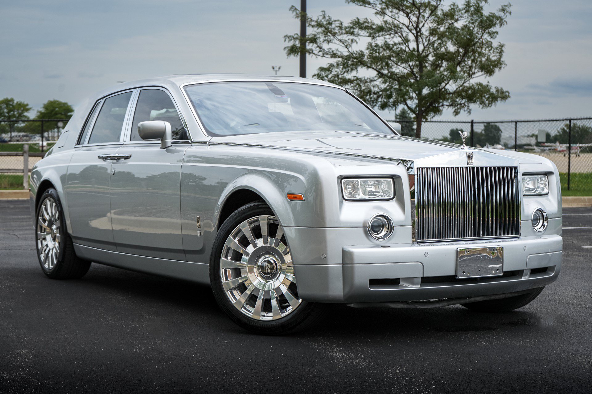 Used 2005 Rolls-Royce Phantom Sedan RWD image 1