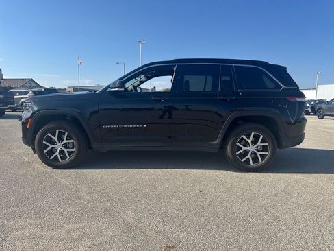 Used 2024 Jeep Grand Cherokee Limited w/ Trailer Tow Package image 2