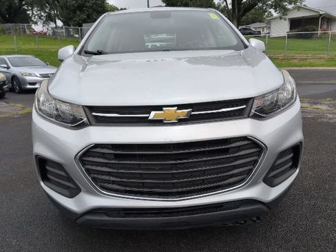 Used 2017 Chevrolet Trax LS AWD/4WD image 3