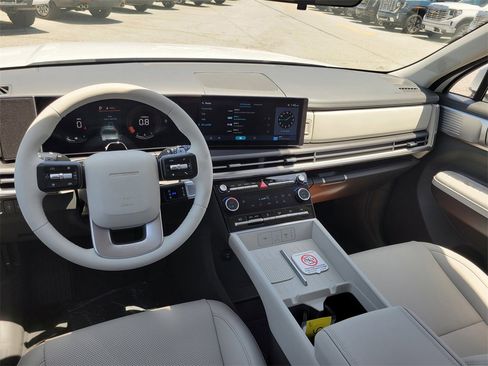 Certified 2025 Hyundai Santa Fe SEL image 28