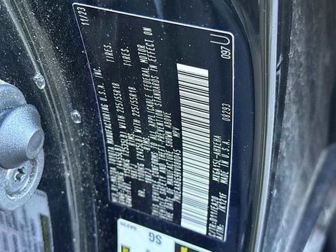 Used 2024 Toyota Corolla Cross XLE image 24