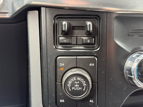 Used 2022 Ford F150 Lariat image 24