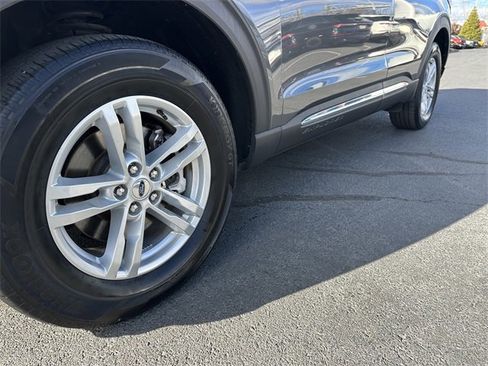 Certified 2022 Ford Explorer XLT image 12