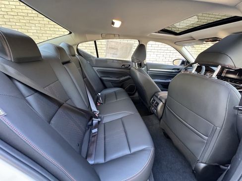 New 2026 Nissan Altima 2.5 SR w/ SR Premium Package FWD image 11