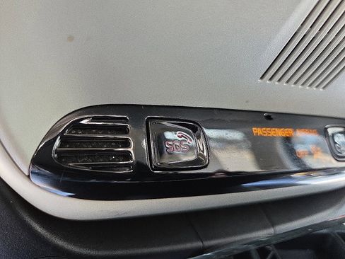 Used 2021 Volvo XC90 T6 Momentum w/ Advanced Package image 22