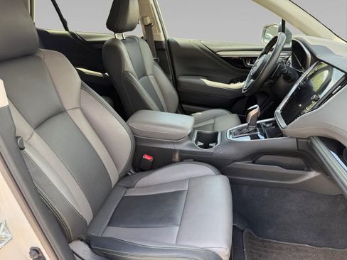 Used 2025 Subaru Outback Onyx Edition image 11