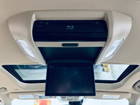 Used 2020 Toyota Sequoia Platinum image 36