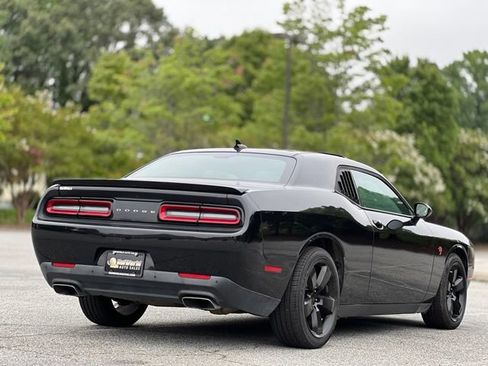 Used 2016 Dodge Challenger R/T w/ Driver Convenience Group RWD image 5