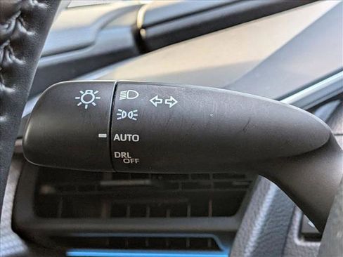 Used 2023 Toyota Prius XLE FWD image 12