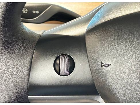 Used 2023 Tesla Model Y Long Range image 27