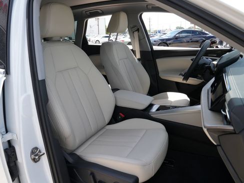 Used 2025 Audi Q5 Premium Plus w/ Premium Plus AWD/4WD image 16