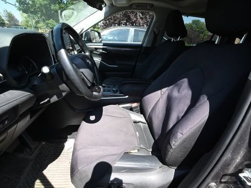 Used 2021 Toyota Highlander Limited AWD/4WD image 8