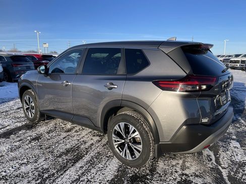 Used 2023 Nissan Rogue SV image 5