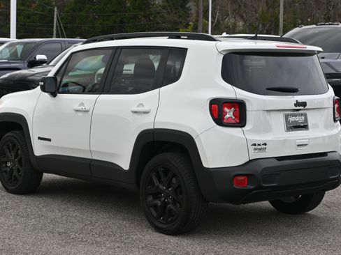 Used 2023 Jeep Renegade Altitude image 11
