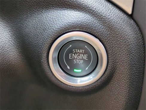 Used 2021 Chevrolet Silverado 1500 RST image 27