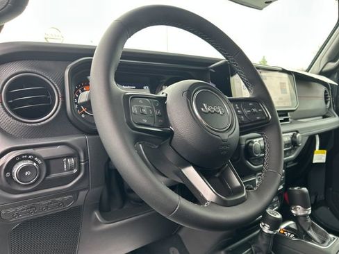 New 2026 Jeep Wrangler Unlimited Rubicon AWD/4WD image 35
