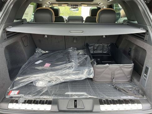 New 2026 Land Rover Range Rover Sport Dynamic SE AWD/4WD image 17