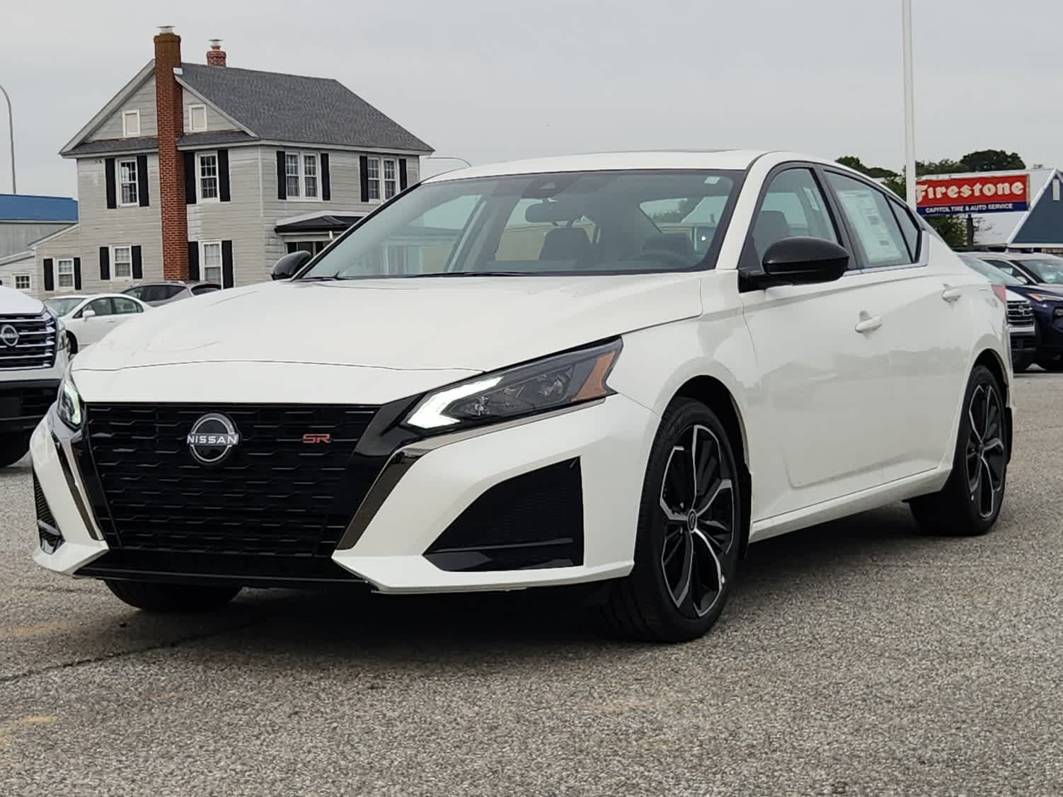 Used 2025 Nissan Altima 2.5 SR w/ SR Premium Package FWD image 1