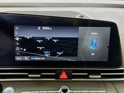 Used 2023 Hyundai Elantra SEL w/ Convenience Package FWD image 5