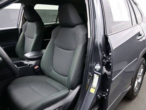 Used 2024 Toyota RAV4 XLE AWD/4WD image 12