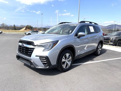 Certified 2025 Subaru Ascent Premium image 3