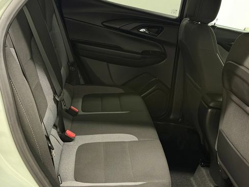 Used 2025 Chevrolet TrailBlazer LT FWD image 18