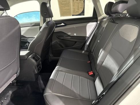 Used 2024 Volkswagen Taos SE w/ Panoramic Sunroof Package AWD/4WD image 13