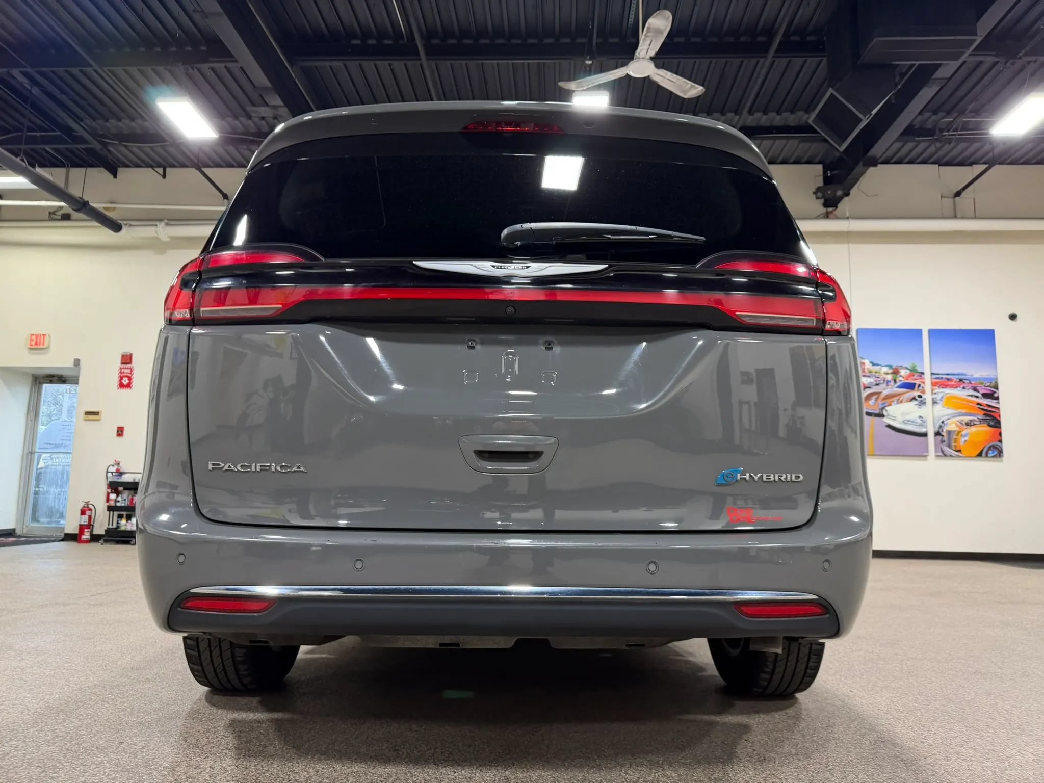 Used 2023 Chrysler Pacifica Touring-L FWD image 18