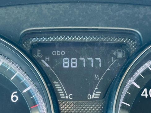 Used 2016 Nissan Versa SV image 18