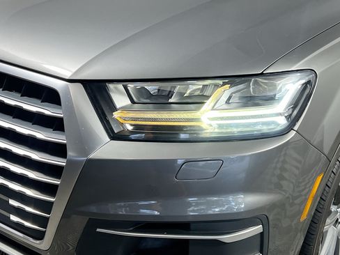 Used 2018 Audi Q7 3.0T Premium Plus w/ Premium Plus Package AWD/4WD image 12
