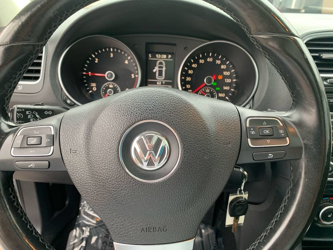 Used 2011 Volkswagen Jetta TDI FWD image 17
