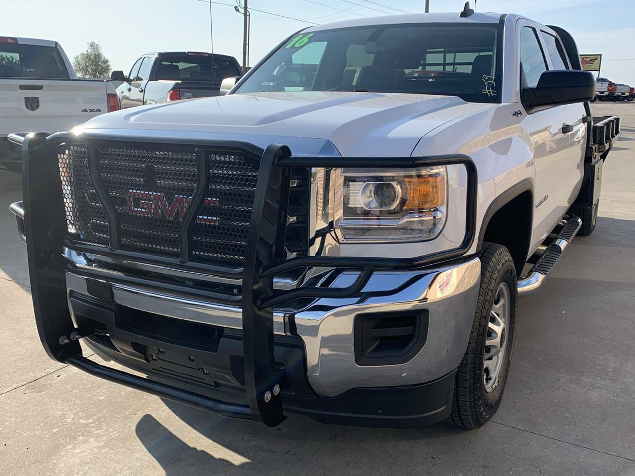 Used 2016 GMC Sierra 2500 4x4 Crew Cab w/ Sierra Convenience Package image 3